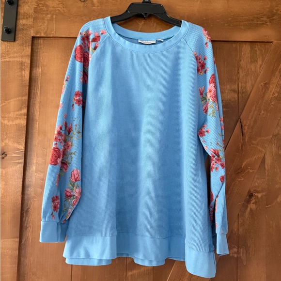 Belle by Kim Gravel Light Blue Waffle Top with Floral Sleeves - Picture 2 of 9